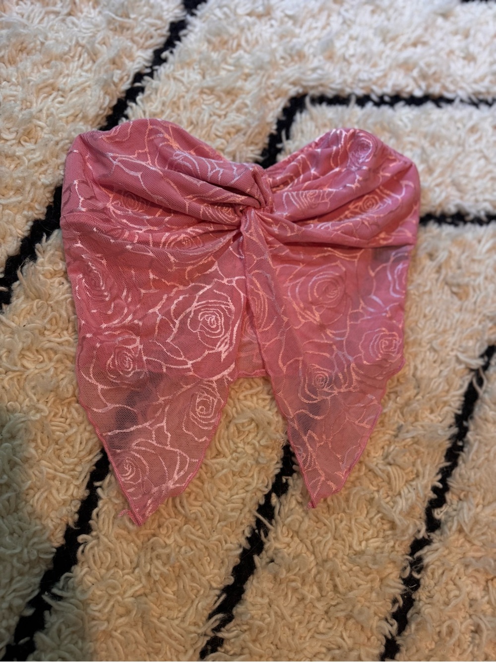 SHEIN Rose-Pattern Pink Lace Bow Front Strapless Crop Top
